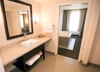 Holiday Inn Hotel & Suites Red Deer South By Ihg,Innisfail>>Canmore,3 star