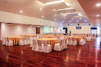 kyriad arra hotel cepu