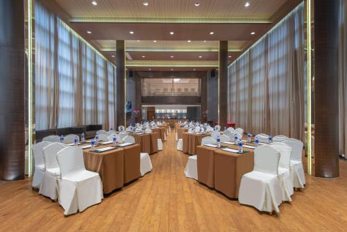 holiday inn shanghai songjiang by ihg