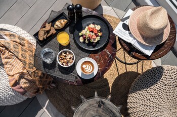 on the rocks santorini adults only