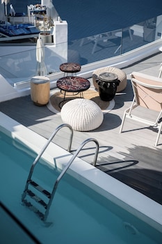 on the rocks santorini adults only