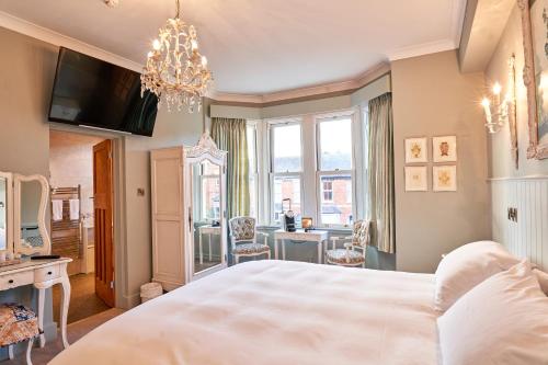 quilt and croissants