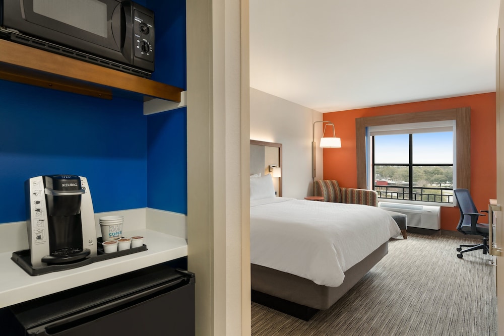 holiday inn express and suites mt pleasant by ihg