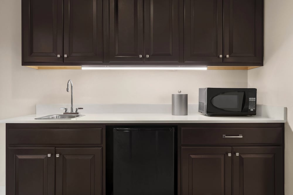 holiday inn express and suites mt pleasant by ihg