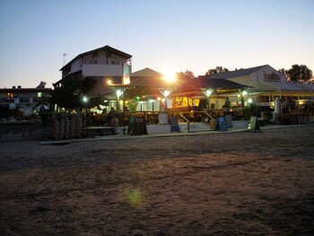 likourgos beach apartments
