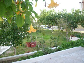 likourgos beach apartments