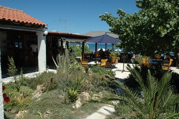 likourgos beach apartments