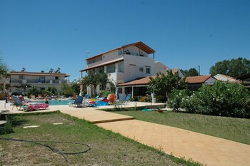 likourgos beach apartments
