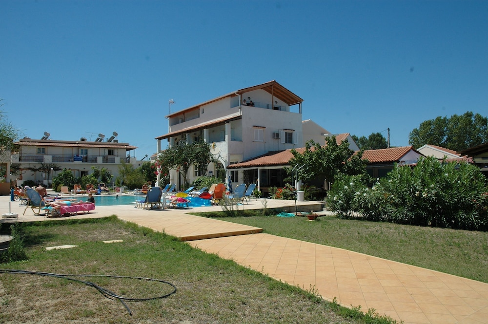 likourgos beach apartments