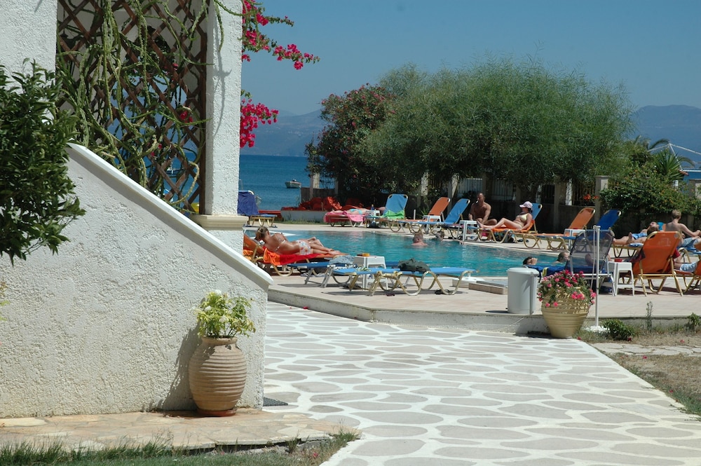 likourgos beach apartments