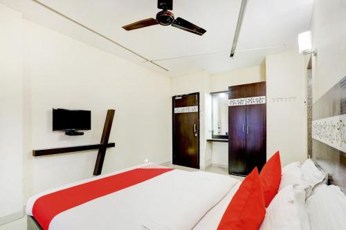 hotel skylawn surat