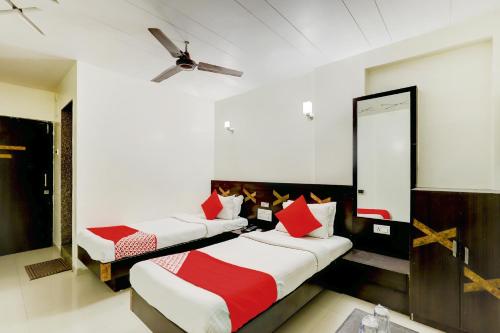 hotel skylawn surat