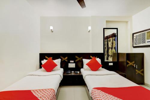 hotel skylawn surat