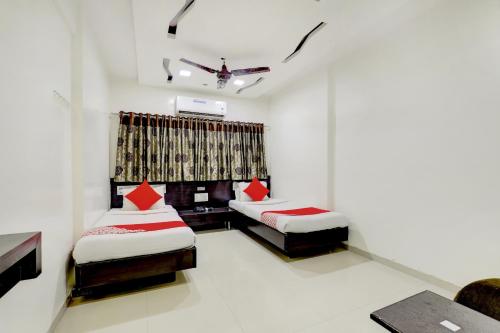 hotel skylawn surat