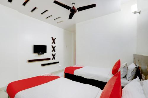 hotel skylawn surat