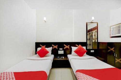 hotel skylawn surat