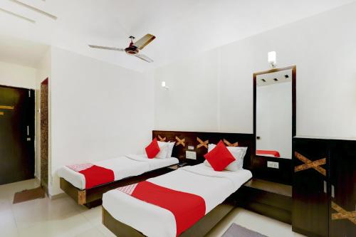 hotel skylawn surat