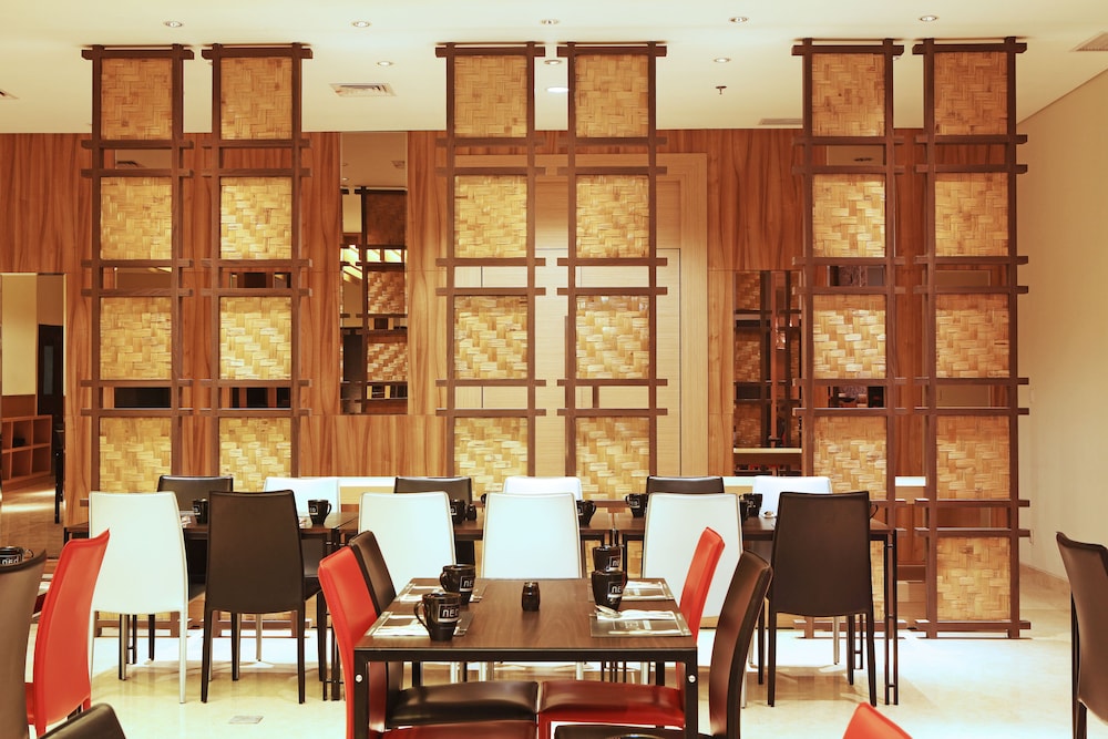 hotel neo cirebon by aston