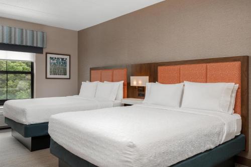 hampton inn and suites wilkes barre scranton