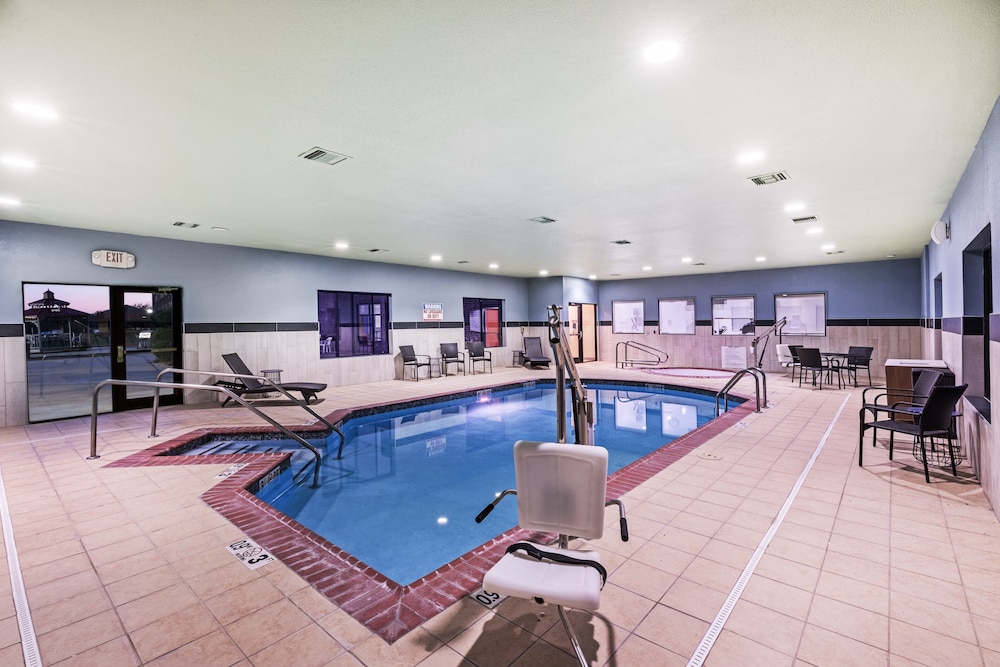 holiday inn express hotel and suites pryor by ihg