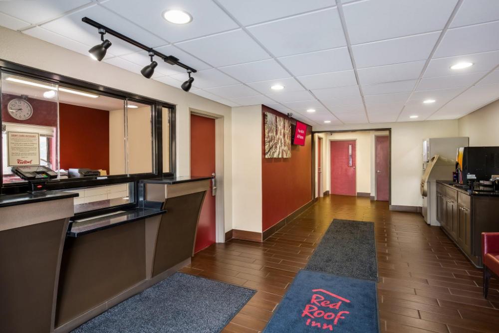 red roof inn allentown south