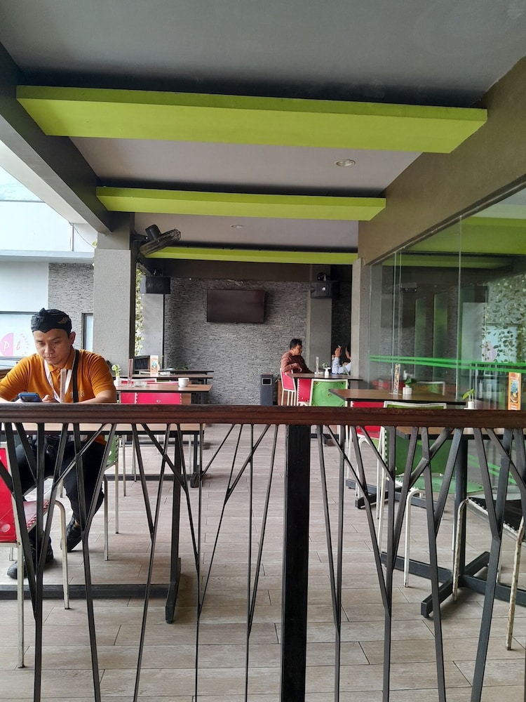 Hotel Candi Indah - Akpol Semarang,Semarang>>Jatingaleh,3 star