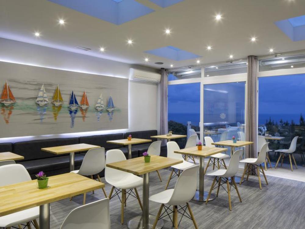 loizos stylish residences