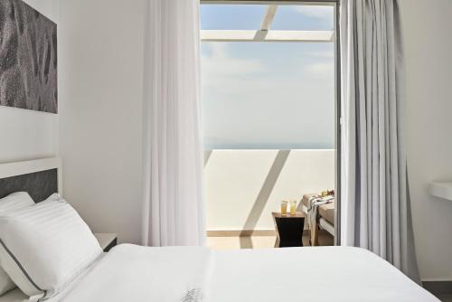 loizos stylish residences