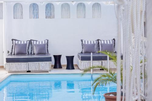 loizos stylish residences