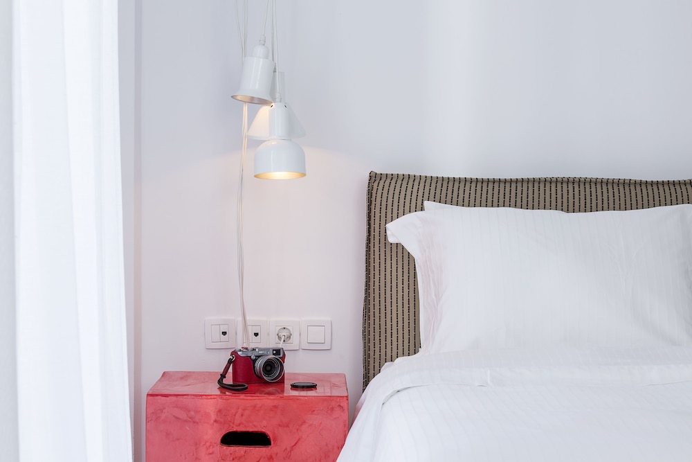 loizos stylish residences