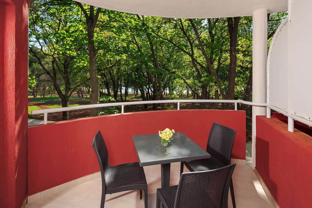 apartments amfora plava laguna