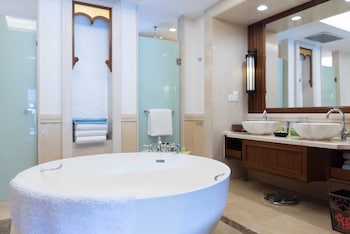 Intercontinental Xishuangbanna Resort By Ihg,Jinghong City>>Jinghong,5 star