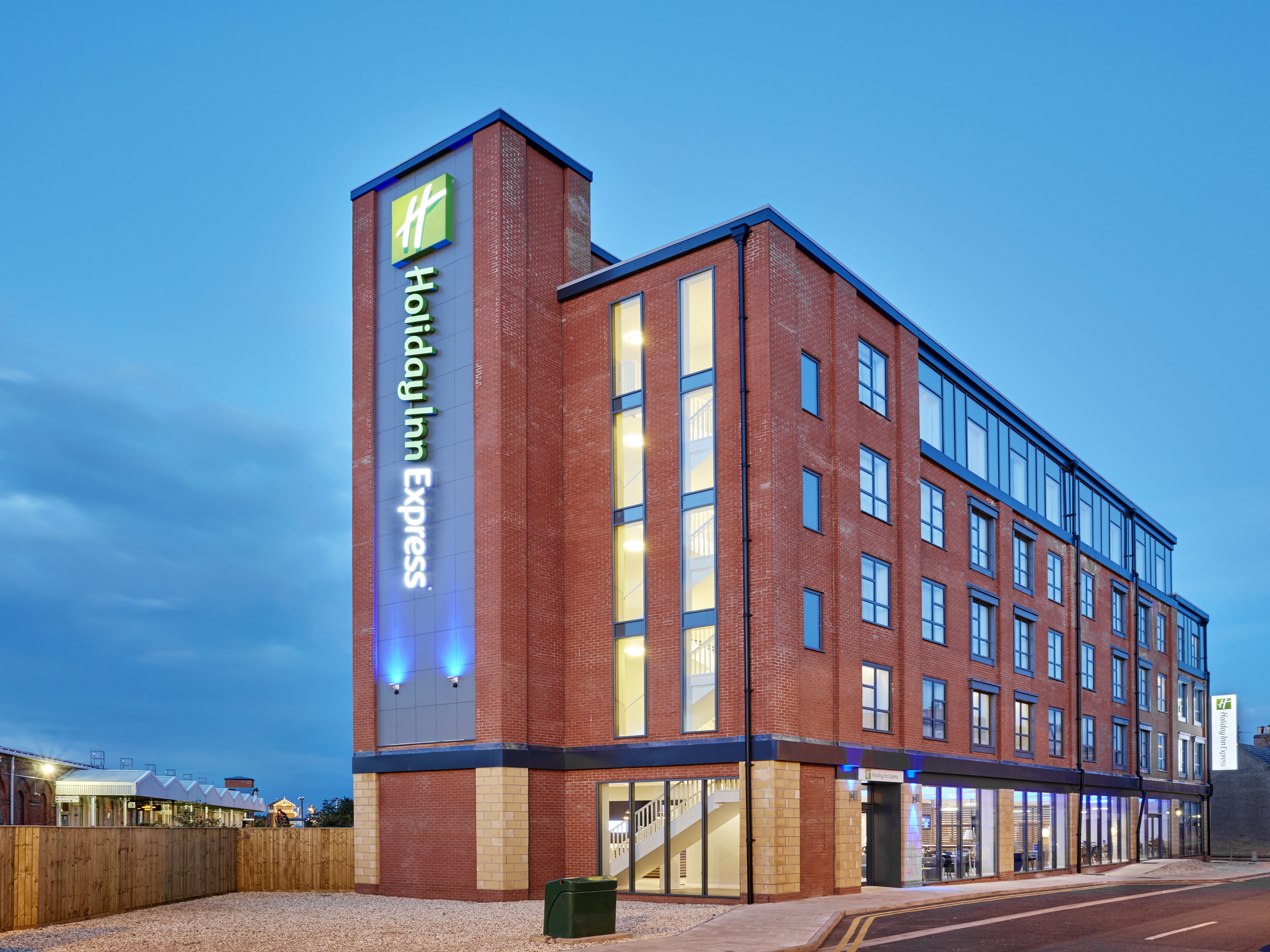holiday inn express grimsby by ihg