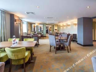 premier inn london kingston upon thames