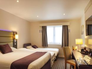 premier inn london kingston upon thames