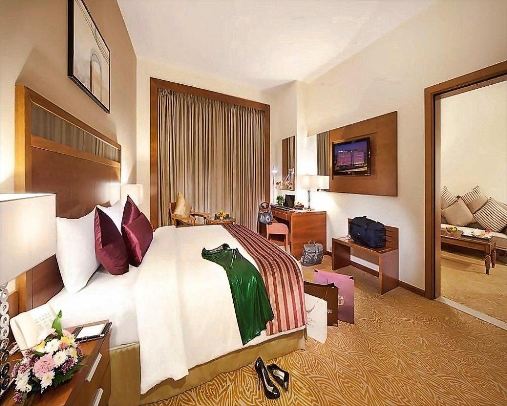 landmark grand hotel