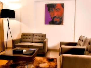 landmark suites