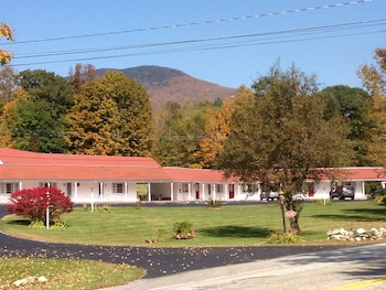 four winds country motel