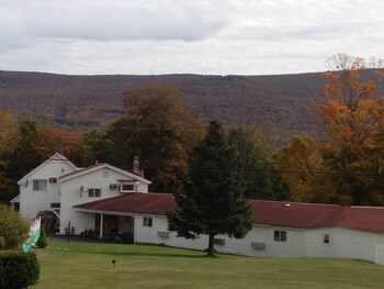 four winds country motel