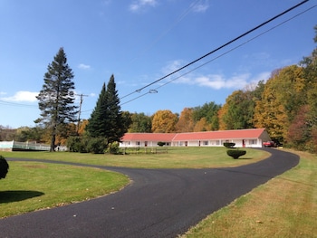 four winds country motel