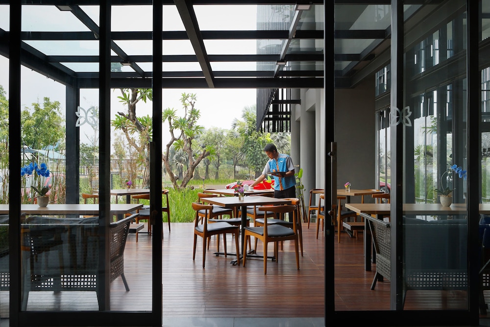 batiqa hotel jababeka cikarang