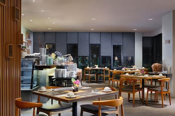 batiqa hotel jababeka cikarang