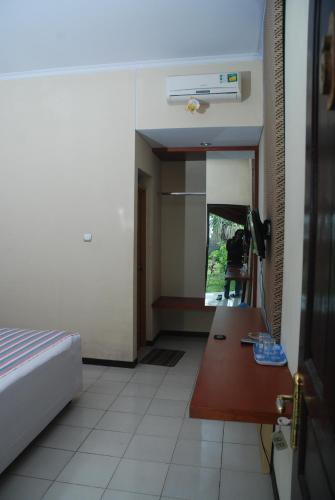 new bandengan beach hotel