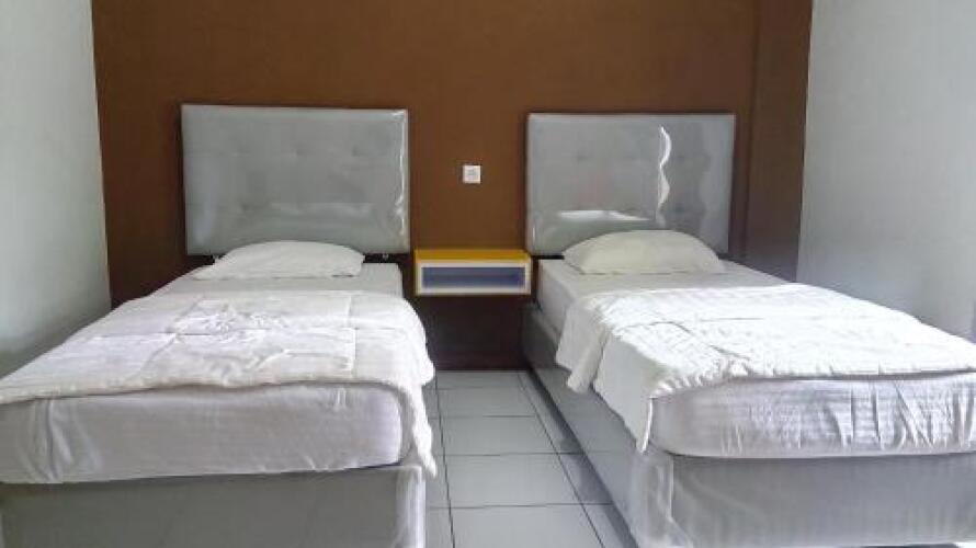 new bandengan beach hotel