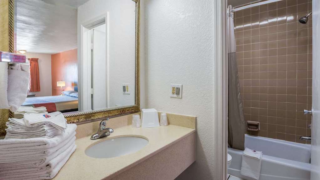 motel 6 portsmouth va