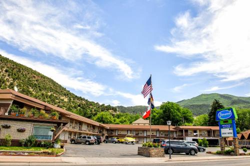 glenwood springs inn
