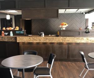 lamplighter inn and suites south