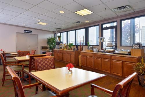 lamplighter inn and suites south