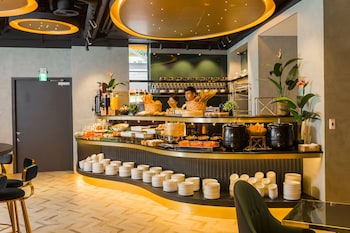 Q21 Hotel,Yancheng>>Kaohsiung,3 star