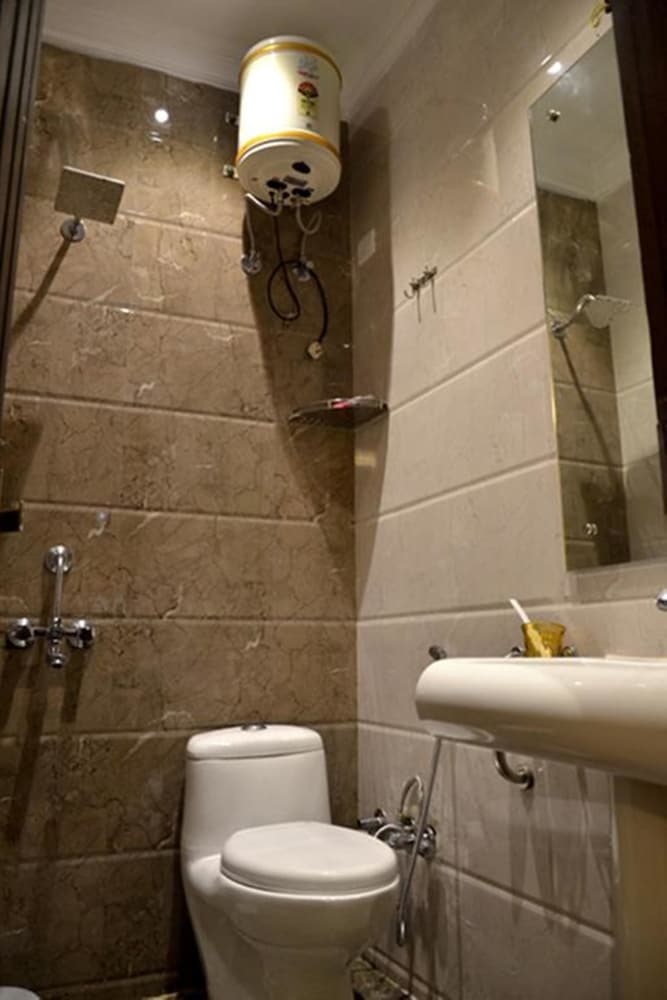 hotel metro tower